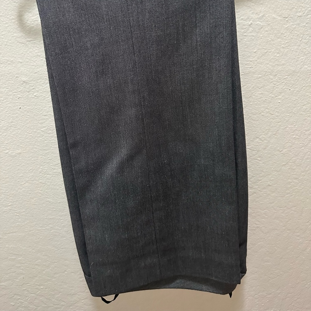Tahari size 6 suit - jacket and pants! - Picture 4 of 4